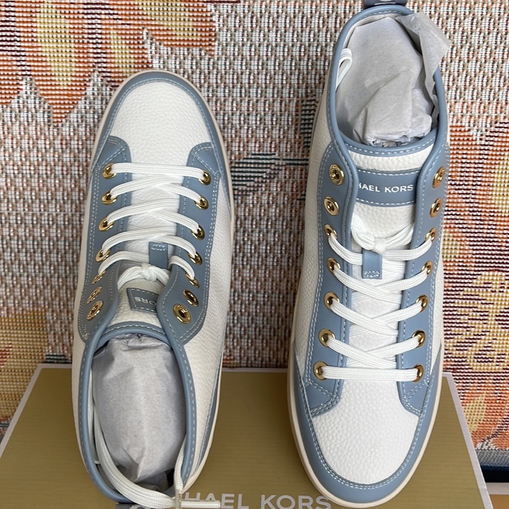 MICHAEL KORS
SHEA MID HIGH TOP
FAUX LEATHER
49F3SHFESL
PALE BLUE 
NEW - Picture 2 of 16